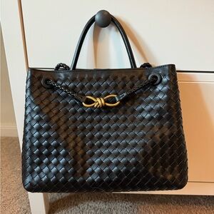Black Woven Bowknot Bag